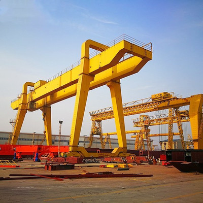 橋式與門式起重機 工業搬運的兩大支柱